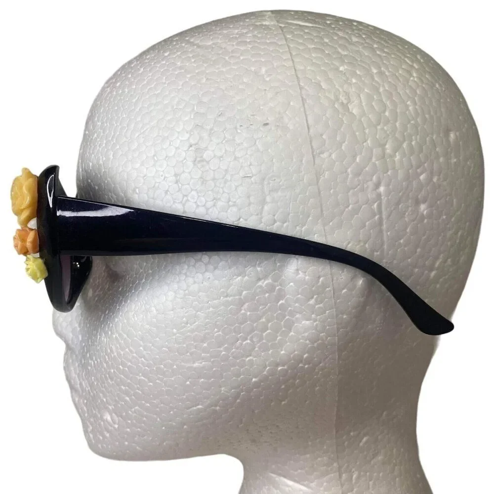 #5312 Women's Black Sunglasses With Acrylic Flowers